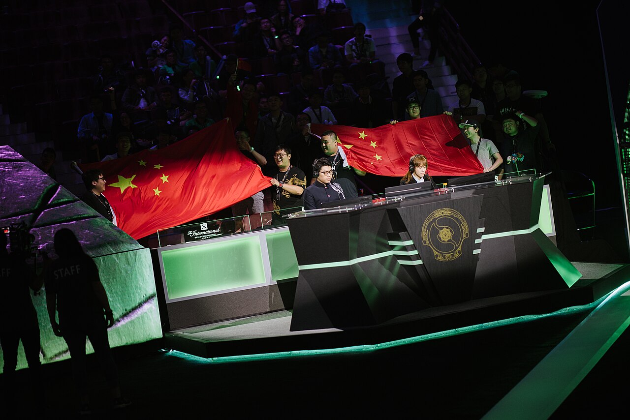 手游电竞的爆发：操作门槛、观赛形态与赞助逻辑的重构